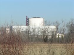 La Centrale nucleare di Caorso in Emilia  - © Simone Ramella, CC BY 2.0, Wikipedia