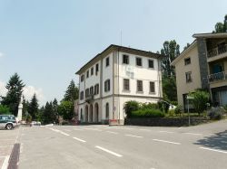 Albareto un palazzo nel centro storico del comune emiliano - © Davide Papalini - CC BY-SA 3.0 - Wikipedia