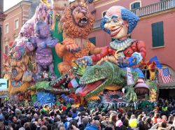 Carnevale di Cento, provincia Ferrara (Emilia-Romagna) ...