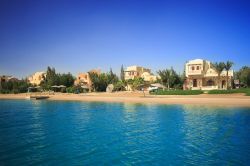 Case Vacanza a El Gouna, in Egitto: si trovano qui alcune delle più belle spiagge del Mar Rosso, tra cui la famosa Zeytuna beach - © Nneirda / Shutterstock.com