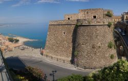 Catello di Pizzo Calabro in Calabria: all'interno delle torri angioine venne fucilato Gioacchino Murat