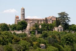 Cattedrale di San Teodoro e la Torre Fenestrelle a Uzes, Francia - © Souchon Yves - Fotolia.com