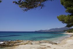 Cigaro Beach La Croix Volmer, vicino a  Rayol-Canadel-sur-Mer in Costa Azzurra.