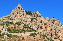 Il Castello di S.Ilarion si trova nella parte settentrionale di Cipro (area occupata dai turchi), nei pressi di Kyrenia, ed è dedicato a San Ilario, un monaco eremita che dovette fuggire ...