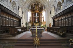 Coro della chiesa Welfenmünster, dedicata a San Giovanni, che si trova a Steingaden in Baviera - © Andreas Juergensmeier / Shutterstock.com