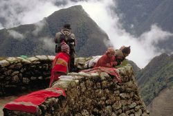 Escursionisti con guide al termine dell'Inca ...