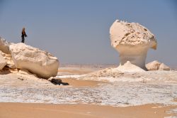 Funghi di roccia nel  deserto bianco egiziano