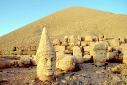 Il sito archeologico di Nemrut, Turchia dell'est ...