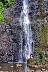 Il lungo salto della cascata Vaimahutu (ramo delle cascate Faarumai) a Tahiti, Polinesia Francese