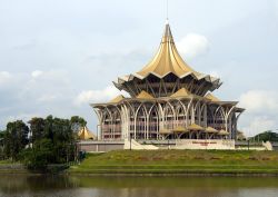 Il tempio di Kuching, Malesia. Capitale dello stato del Sarawak, questa città è la più grande di tutta l'isola del Borneo - © Dmitry Chulov / Shutterstock.com ...