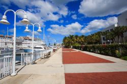 Scorcio panoramico sul porto di Key West, Florida - Meta delle principali linee di crociera per i Caraibi, Key West accolse per prima nel 1969 la norvegese Sunward sino ad aprire 15 anni più ...