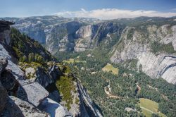 La valle e le rocce granitiche di Yosemite, il ...