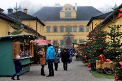 Il mercatino del Castello di Hellbrunn: il magico Natale di Salisburgo affascina da sempre turisti provenienti da tutto il mondo.
