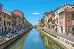 Milano: uno scorcio del Naviglio Grande - © Claudio Divizia / Shutterstock.com