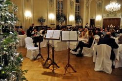 Mozart Dinner, la cena con musica dal vivo al Ristorante San Pietro di Salisburgo, considerato il  più antico d'Europa.