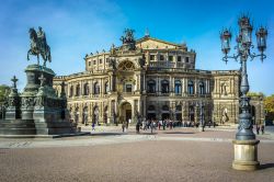 Opera di Dresda e Statua equestre Re Giovanni ...