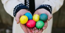 Pasqua in Estonia, le tradizionali uova colorate.