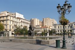 La piazza Kotzia si trova in centro ad Atene ...