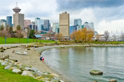 Il Portside Park di Vancouver (British Columbia, Canada) si sviluppa intorno al porto di Vancouver, uno dei più grandi e importanti dell'Oceano Pacifico. E' un buon posto per ...