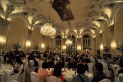 Sala Barocca al Ristorante St Peter Stiftskeller di Salisburgo: qui si svolgono le famose Mozart Dinner.