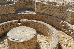 Le rovine dell'Hasmonean Palace a Gerico - © leospek / Shutterstock.com