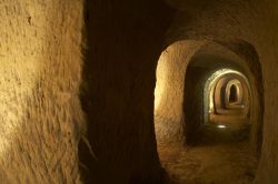 Grotte del Cantinone, percorso sotterraneo di ...
