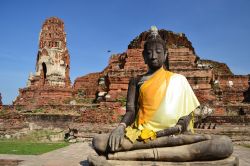 Statua di Budda a Wat Mahatat, lo storico tempio ...