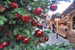 Stern Advent, il piccolo ma pittoresco Mercatino di Natale a Salisburgo. In questo piccolo paradiso pre natalizio si possono ammirare oggetti di artigianato tradizionale oltre che partecipare ...