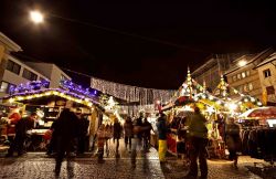 Weihnachtsmarkt, il Mercatino di Natale in centro a Winterthur (Svizzera).
