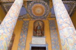 Affreschi al santuario di San Magno a Castelmagno, Piemonte.

