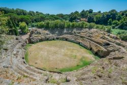 Il grande Anfiteatro romano a Sutri, provincia di Viterbo, Lazio