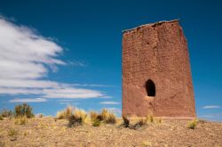 Antica torre funeraria della popolazione Aymara nei pressi di Oruro, Bolivia.
