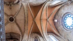 Arcate della volta nella cattedrale di Bamberga, Germania - © settantasette / Shutterstock.com