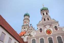 Architettura della basilica dei santi Ulrico e Afra a Augusta, Germania. E' uno dei monumenti più importanti dell'intera città bavarese.
