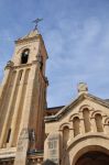 Architettura della chiesa di San Nazario a Sanary-sur-Mer, Francia. La sua costruzione risale al XIX° secolo sui resti di un antico edificio religioso romanico del XVI° secolo - © ...