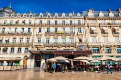 Architettura in Place de la Comedie a Montpellier: siamo nella principale piazza della città del sud della Francia - © saiko3p / Shutterstock.com