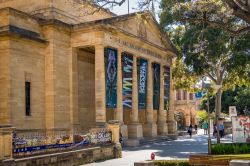 Architettura neoclassica per l'Art Gallery of South Australia in North Terrace a Adelaide. E' il più importante museo di arti visive dell'Australia meridionale. La sua fondazione ...