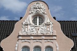 Art nouveau a Hameln, Germania. La bella decorazione in stile art nouveau in un edificio del centro storico cittadino - © Bildagentur Zoonar GmbH / Shutterstock.com