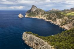 Cap de Formentor sull'isola di Maiorca (Mallorca), la più grande dell'arcipelago delle Baleari, in Spagna - foto © Sergey Kelin /Shutterstock.com
