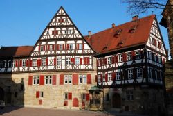 Tipiche abitazioni medievali a Esslingen, Germania ...