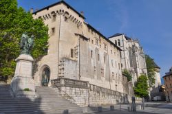Castello dei Duchi di Savoia a Chambery, Francia. ...