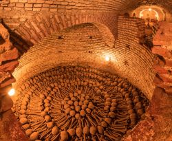 Le catacombe all'interno del Monastero di ...