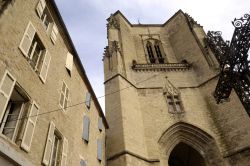 Una chiesa del centro di Villefranche de Rouergue, Francia. Questa località è uno dei luoghi del Cammino di Santiago de Campostela.



