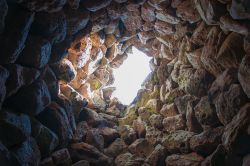 Dentro al Nuraghe Arrubiu di Orroli in Sardegna