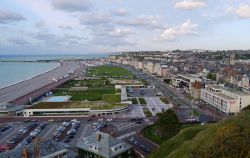 Dieppe, Alta Normandia. La vista della città  dal castello,  in alto sulla falesia - © Deborah Terrin