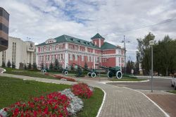 Esposizione di cannoni al Museo dell'Equipaggiamento Militare di Saransk, Russia - © AlinM / Shutterstock.com