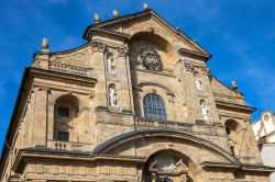 Facciata superiore della chiesa di San Martino a Bamberga, Germania.

