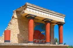 Rovine del palazzo di Cnosso a Heraklion, Creta - Con un'area di circa 20 mila metri quadrati, questa meraviglia del passato è il più grande e spettacolare fra i palazzi minoici: ...