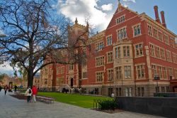 Il Brookman Building nel City East Campus dell'università di Adelaide, Australia. Costruito fra il 1900 e il 1903, questo imponente edificio in matoni rossi si trova all'angolo ...