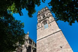 Il campanile alto 87 m Cattedrale di Rodez in Francia